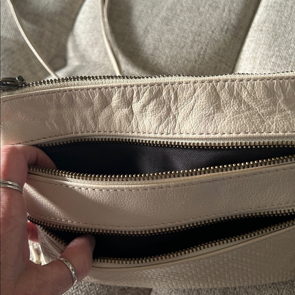 ELLIOT LUCCA LEATHER 3 ZIPPER DESIGN CREAM COLOR CROSSBODY BAG - Picture 7 of 16